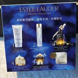 Estée Lauder skin care kit